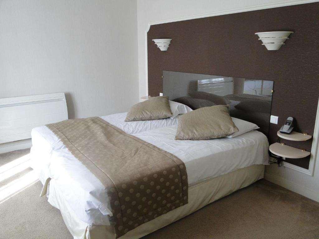 Logis Auberge Bienvenue Doué-la-Fontaine Oda fotoğraf