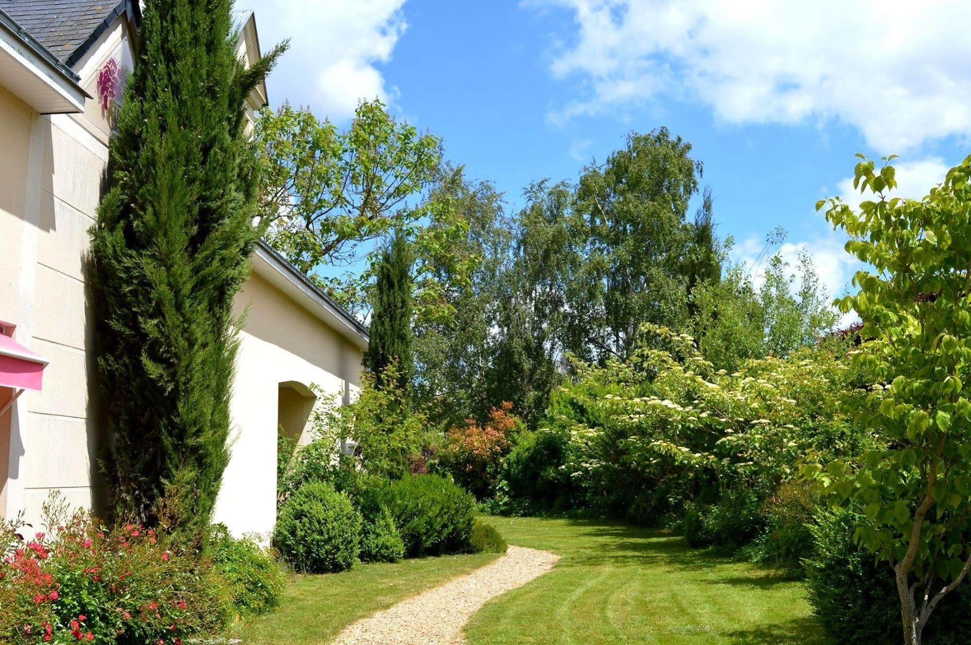 Logis Auberge Bienvenue Doué-la-Fontaine Dış mekan fotoğraf