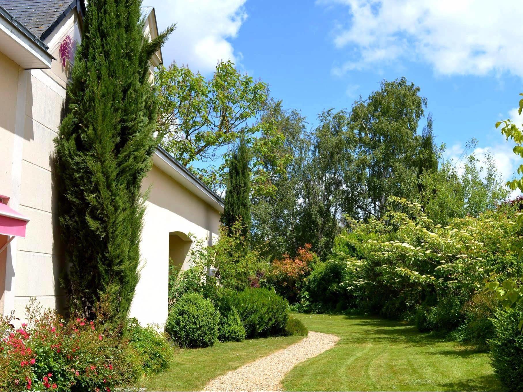 Logis Auberge Bienvenue Doué-la-Fontaine Dış mekan fotoğraf